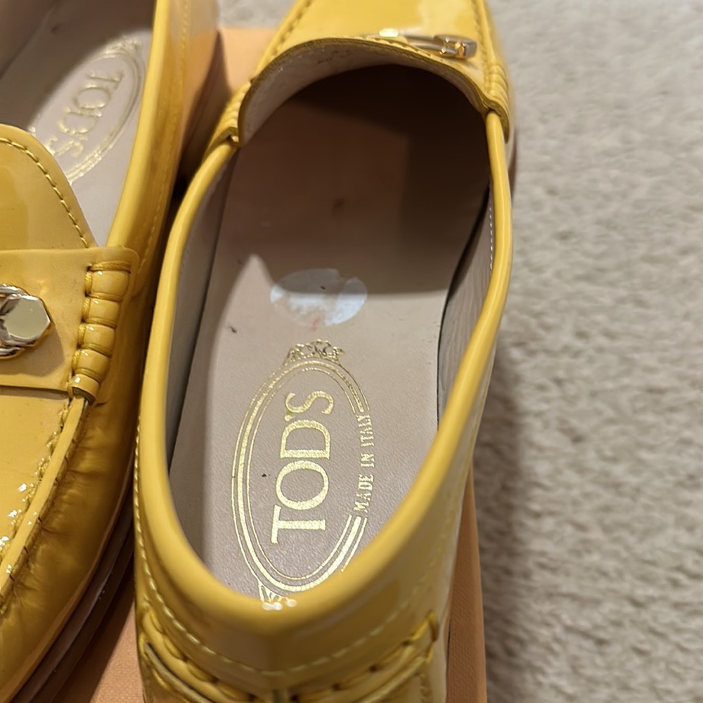 Tods standout Womens 37 1/2 patent leather loafer - Picture 7 of 11